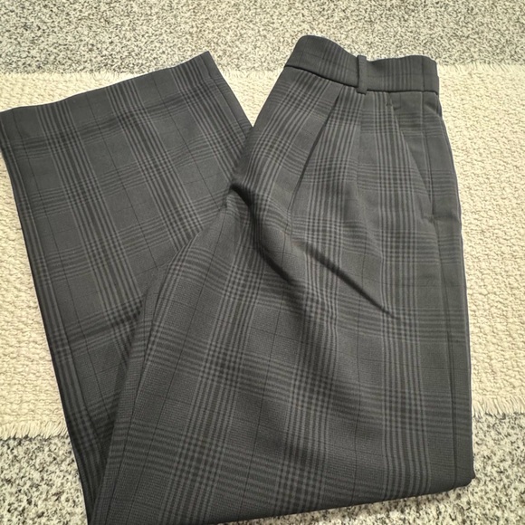 Abercrombie & Fitch Sloane Tailored Wide-Leg Pants - Picture 7 of 10